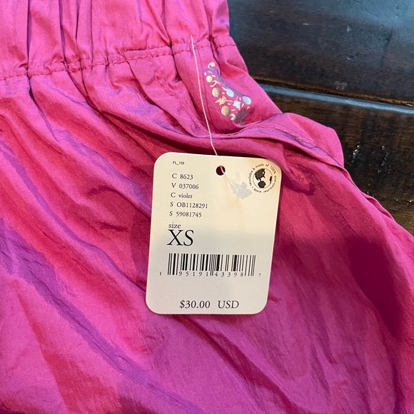 Free people movement shorts- NWT pink XS - Picture 3 of 5